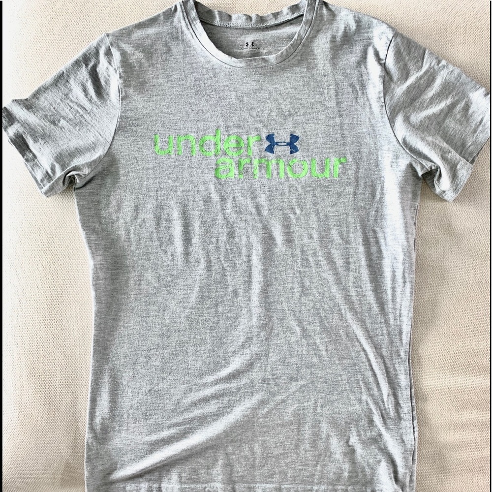 NWOT UNDER ARMOUR TEE